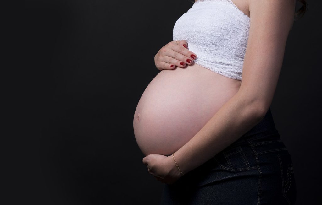 Doctors Debunk Myth: Cold Water Is Safe During Pregnancy