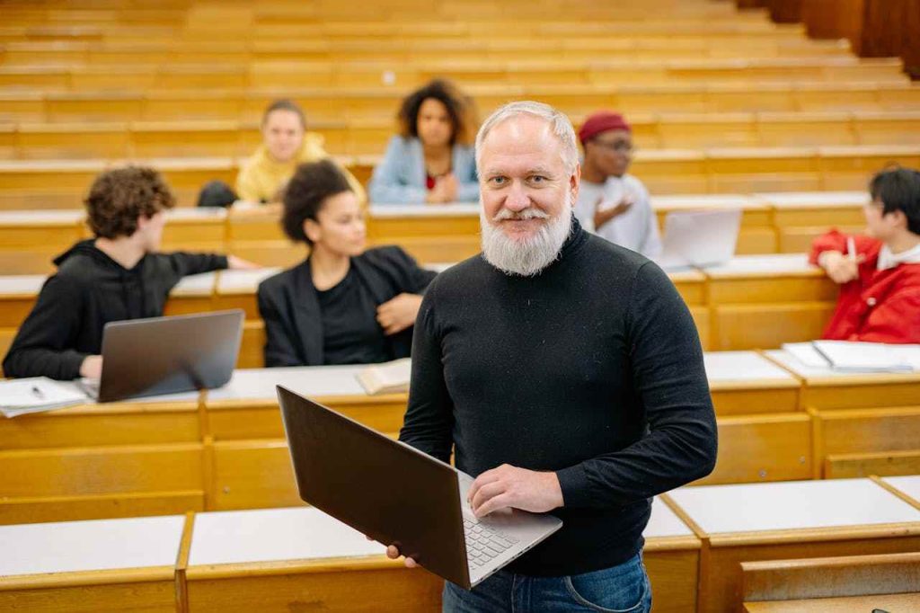 Want to Teach in Canada? Hereâ€™s How in 2025