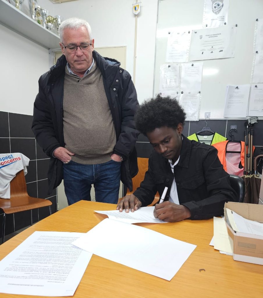 Brito-Sporting-Club-Signs-Nigerian-Talent-Yaqub-Usman-Malah frontpage news