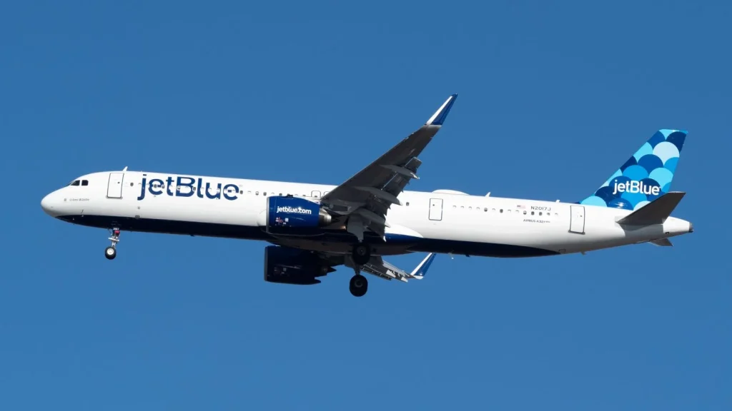 JetBlue and United Airlines Explore Potential Partnership Amid Ongoing Challenges