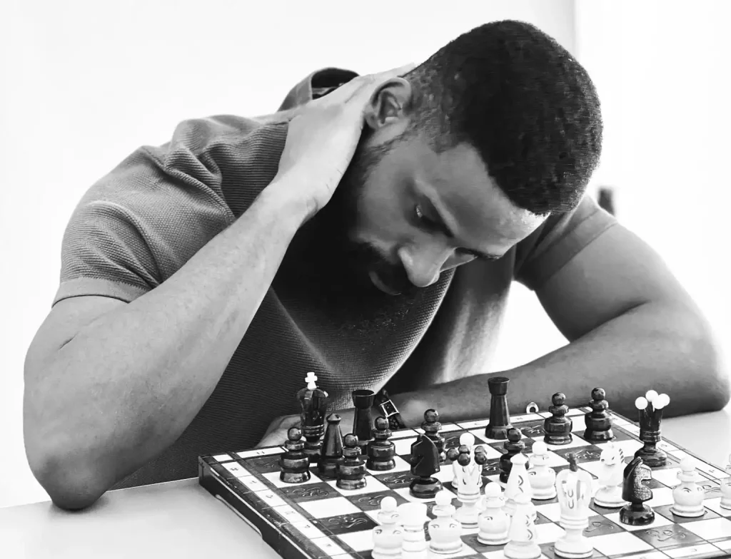 Tunde Onakoya Breaks World Chess Marathon Record