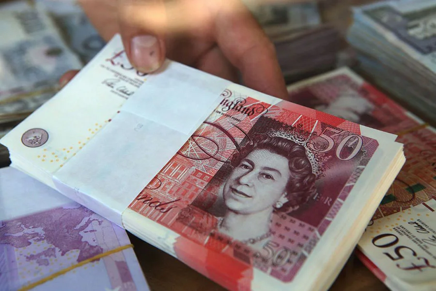 Naira Struggles Around â‚¦2,177 to the Pound as Sterling Gains Strength Amid Global Uncertainty